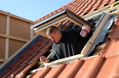 Pose de fenêtres de toit Velux à Ordiarp